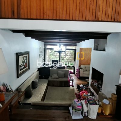 Casa com 295m², 5 quartos (sendo 3 suítes), 4 garagens, no bairro Abraão em Florianópolis