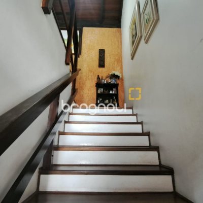 Casa com 295m², 5 quartos (sendo 3 suítes), 4 garagens, no bairro Abraão em Florianópolis