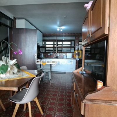 Casa com 295m², 5 quartos (sendo 3 suítes), 4 garagens, no bairro Abraão em Florianópolis
