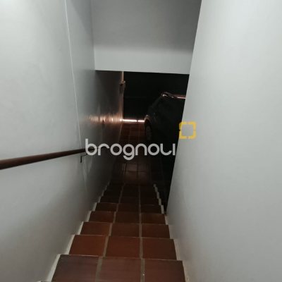 Casa com 295m², 5 quartos (sendo 3 suítes), 4 garagens, no bairro Abraão em Florianópolis