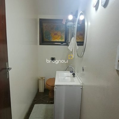 Casa com 295m², 5 quartos (sendo 3 suítes), 4 garagens, no bairro Abraão em Florianópolis