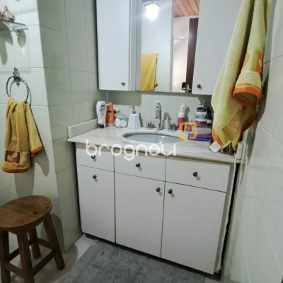 Casa com 295m², 5 quartos (sendo 3 suítes), 4 garagens, no bairro Abraão em Florianópolis