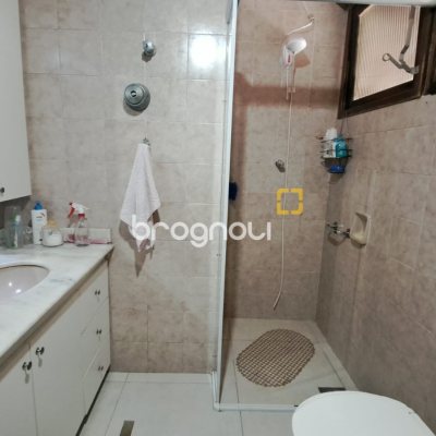 Casa com 295m², 5 quartos (sendo 3 suítes), 4 garagens, no bairro Abraão em Florianópolis