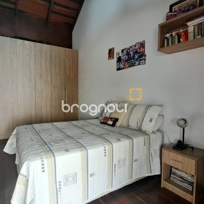 Casa com 295m², 5 quartos (sendo 3 suítes), 4 garagens, no bairro Abraão em Florianópolis
