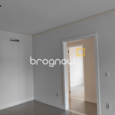 Apartamento com 100m², 3 quartos (sendo 1 suíte), 2 garagens, no bairro Pedra Branca em Palhoça