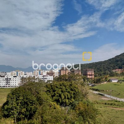 Apartamento com 100m², 3 quartos (sendo 1 suíte), 2 garagens, no bairro Pedra Branca em Palhoça