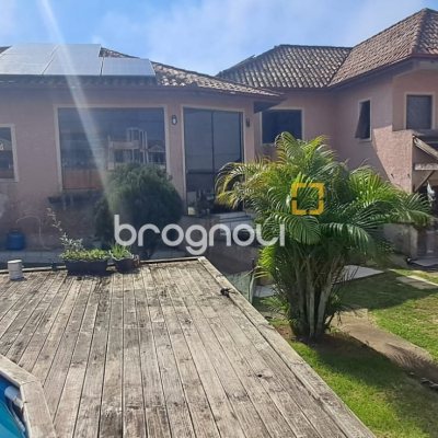 Casa com 200m², 4 quartos (sendo 1 suíte), 2 garagens, no bairro Ingleses em Florianópolis