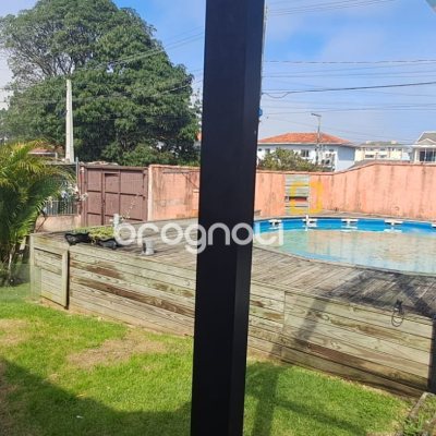 Casa com 200m², 4 quartos (sendo 1 suíte), 2 garagens, no bairro Ingleses em Florianópolis