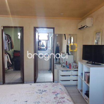 Casa com 200m², 4 quartos (sendo 1 suíte), 2 garagens, no bairro Ingleses em Florianópolis