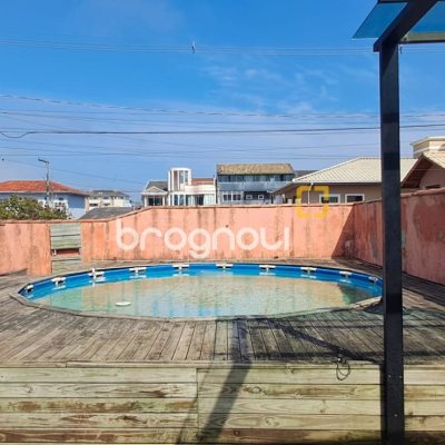 Casa com 200m², 4 quartos (sendo 1 suíte), 2 garagens, no bairro Ingleses em Florianópolis
