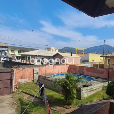 Casa com 200m², 4 quartos (sendo 1 suíte), 2 garagens, no bairro Ingleses em Florianópolis
