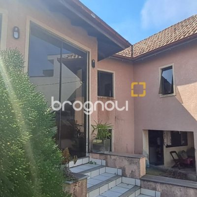 Casa com 200m², 4 quartos (sendo 1 suíte), 2 garagens, no bairro Ingleses em Florianópolis