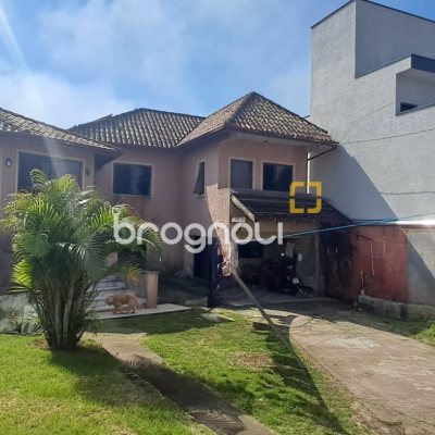 Casa com 200m², 4 quartos (sendo 1 suíte), 2 garagens, no bairro Ingleses em Florianópolis