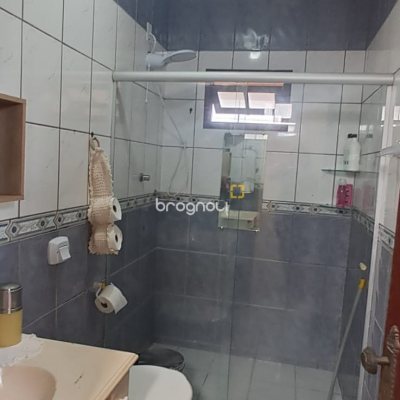 Casa com 200m², 4 quartos (sendo 1 suíte), 2 garagens, no bairro Ingleses em Florianópolis