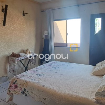 Casa com 200m², 4 quartos (sendo 1 suíte), 2 garagens, no bairro Ingleses em Florianópolis