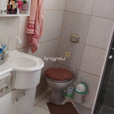 Casa com 140m², 3 quartos, 2 garagens, no bairro Centro em Santo Amaro da Imperatriz