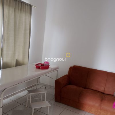 Casa com 140m², 3 quartos, 2 garagens, no bairro Centro em Santo Amaro da Imperatriz