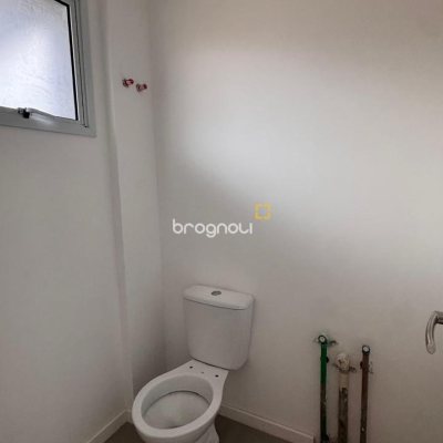 Casa de Condomínio com 86m², 3 quartos (sendo 1 suíte), 2 garagens, no bairro Morro das Pedras em Florianópolis