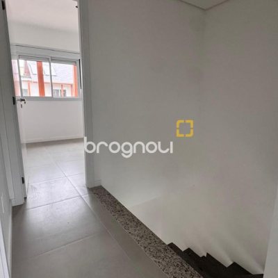Casa de Condomínio com 86m², 3 quartos (sendo 1 suíte), 2 garagens, no bairro Morro das Pedras em Florianópolis