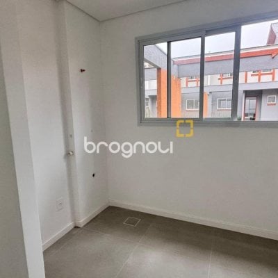 Casa de Condomínio com 86m², 3 quartos (sendo 1 suíte), 2 garagens, no bairro Morro das Pedras em Florianópolis