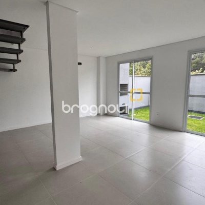 Casa de Condomínio com 86m², 3 quartos (sendo 1 suíte), 2 garagens, no bairro Morro das Pedras em Florianópolis