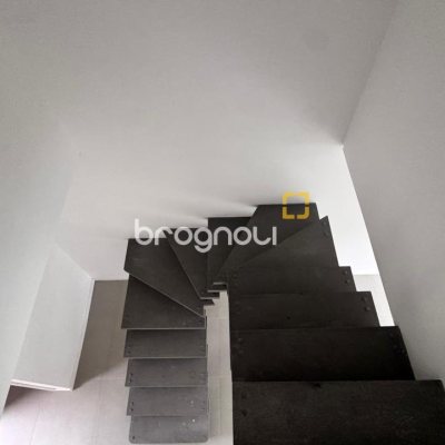 Casa de Condomínio com 86m², 3 quartos (sendo 1 suíte), 2 garagens, no bairro Morro das Pedras em Florianópolis