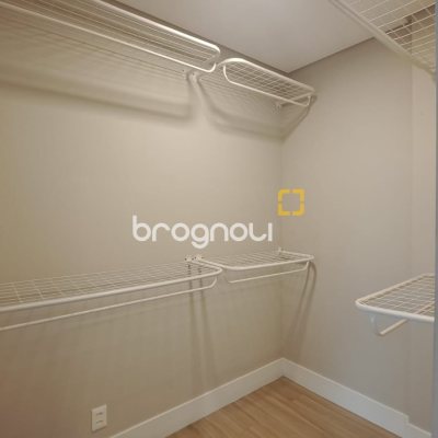 Apartamento com 97m², 2 quartos (sendo 2 suítes), 2 garagens, no bairro João Paulo em Florianópolis