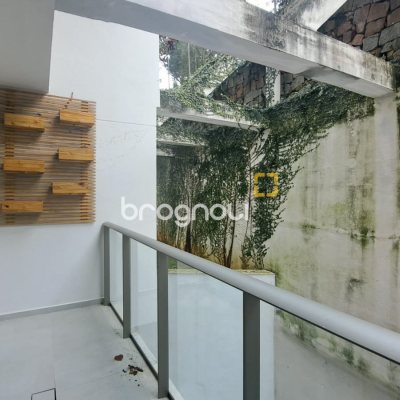 Apartamento com 97m², 2 quartos (sendo 2 suítes), 2 garagens, no bairro João Paulo em Florianópolis