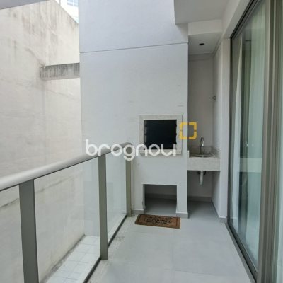 Apartamento com 97m², 2 quartos (sendo 2 suítes), 2 garagens, no bairro João Paulo em Florianópolis