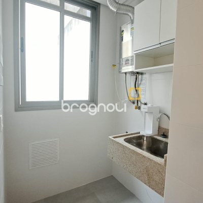 Apartamento com 97m², 2 quartos (sendo 2 suítes), 2 garagens, no bairro João Paulo em Florianópolis