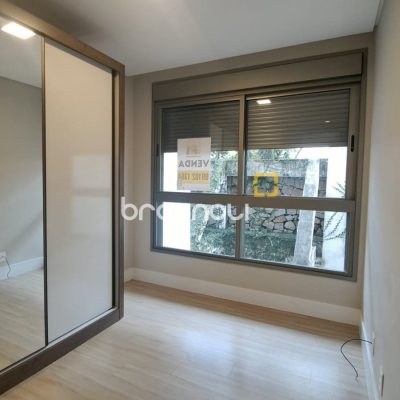 Apartamento com 97m², 2 quartos (sendo 2 suítes), 2 garagens, no bairro João Paulo em Florianópolis