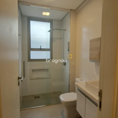 Apartamento com 97m², 2 quartos (sendo 2 suítes), 2 garagens, no bairro João Paulo em Florianópolis