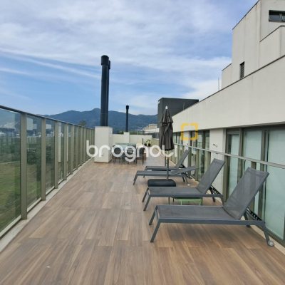Apartamento com 97m², 2 quartos (sendo 2 suítes), 2 garagens, no bairro João Paulo em Florianópolis