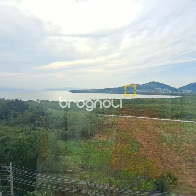 Apartamento com 97m², 2 quartos (sendo 2 suítes), 2 garagens, no bairro João Paulo em Florianópolis