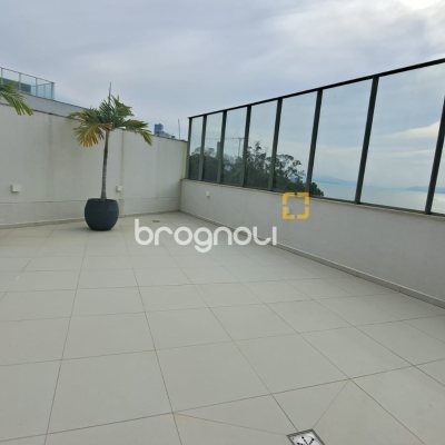 Apartamento com 97m², 2 quartos (sendo 2 suítes), 2 garagens, no bairro João Paulo em Florianópolis
