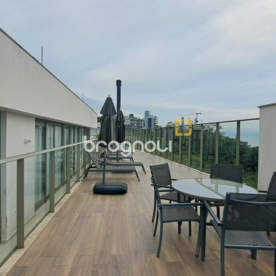 Apartamento com 97m², 2 quartos (sendo 2 suítes), 2 garagens, no bairro João Paulo em Florianópolis
