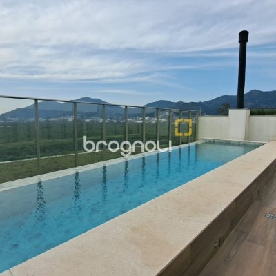 Apartamento com 97m², 2 quartos (sendo 2 suítes), 2 garagens, no bairro João Paulo em Florianópolis