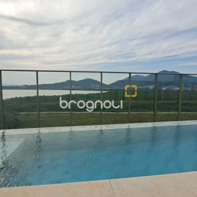 Apartamento com 97m², 2 quartos (sendo 2 suítes), 2 garagens, no bairro João Paulo em Florianópolis