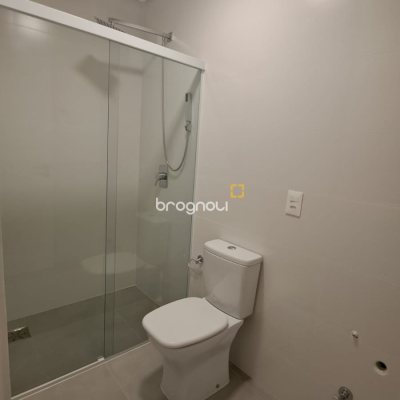 Apartamento com 97m², 2 quartos (sendo 2 suítes), 2 garagens, no bairro João Paulo em Florianópolis
