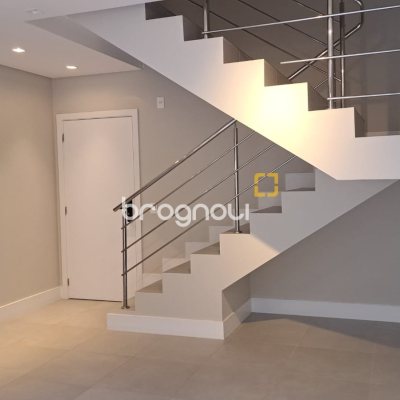 Apartamento com 97m², 2 quartos (sendo 2 suítes), 2 garagens, no bairro João Paulo em Florianópolis