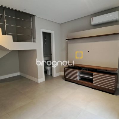 Apartamento com 97m², 2 quartos (sendo 2 suítes), 2 garagens, no bairro João Paulo em Florianópolis