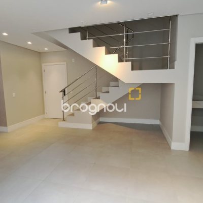 Apartamento com 97m², 2 quartos (sendo 2 suítes), 2 garagens, no bairro João Paulo em Florianópolis