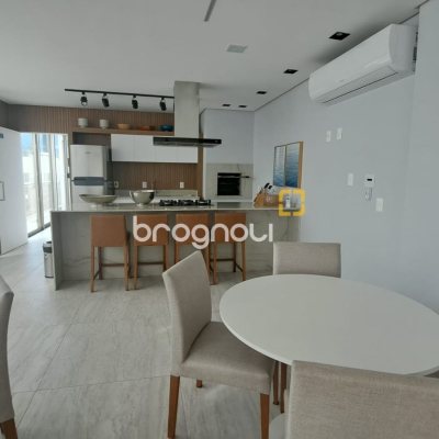 Apartamento com 97m², 2 quartos (sendo 2 suítes), 2 garagens, no bairro João Paulo em Florianópolis