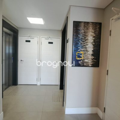 Apartamento com 97m², 2 quartos (sendo 2 suítes), 2 garagens, no bairro João Paulo em Florianópolis