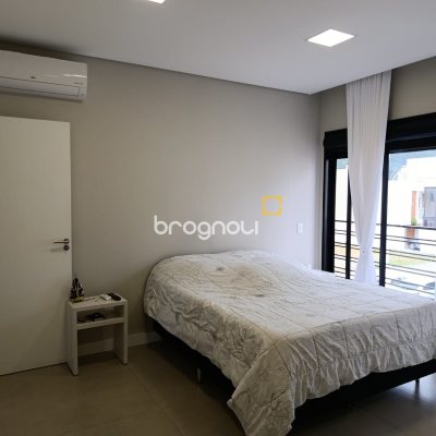 Casa de Condomínio com 163m², 3 quartos (sendo 1 suíte), 2 garagens, no bairro Deltaville em Biguaçu