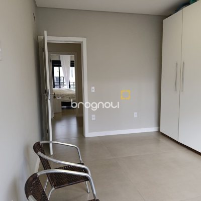 Casa de Condomínio com 163m², 3 quartos (sendo 1 suíte), 2 garagens, no bairro Deltaville em Biguaçu