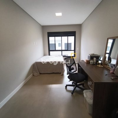 Casa de Condomínio com 163m², 3 quartos (sendo 1 suíte), 2 garagens, no bairro Deltaville em Biguaçu