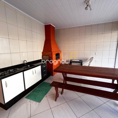 Casa com 215m², 4 quartos (sendo 1 suíte), 6 garagens, no bairro Abraão em Florianópolis