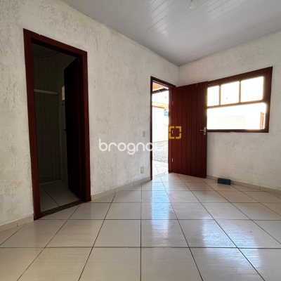 Casa com 215m², 4 quartos (sendo 1 suíte), 6 garagens, no bairro Abraão em Florianópolis