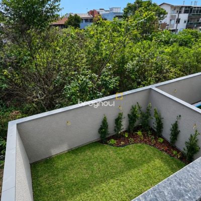 Casa com 150m², 3 quartos (sendo 1 suíte), 2 garagens, no bairro São João do Rio Vermelho em Florianópolis